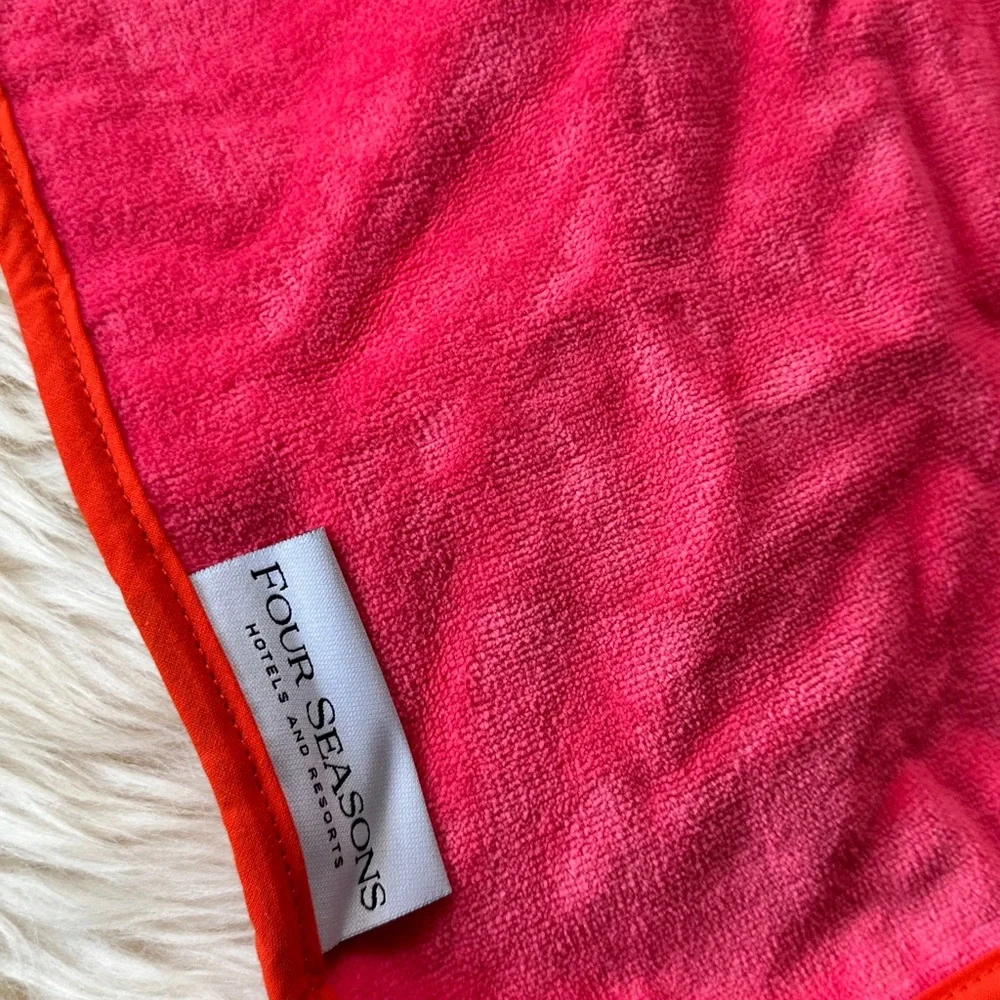 Four seasons CHILDREN'S HOODED TOWEL